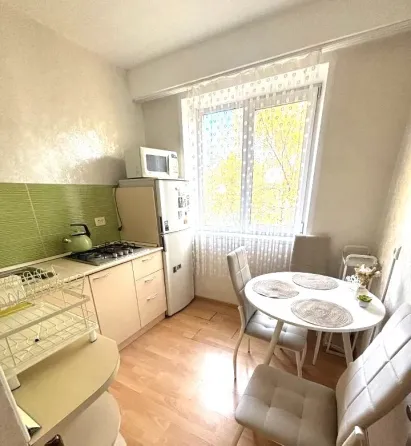 Сдаю 1-к квартира 47кв.м, 4 этаж. Донецк
