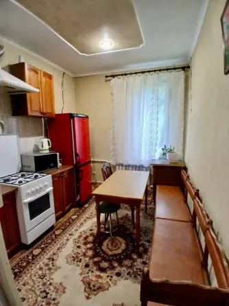 Сдаются 2 комнаты в 3-х комнатной квартире в Ильичевском районе по ул Карпинского, 24 квартал Мариуполь