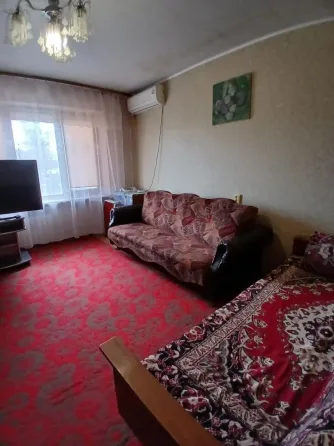 Сдаётся 2комнатная квартира в Центральном районе ул Урицкого дом 90  (ориентир школа 64) Мариуполь