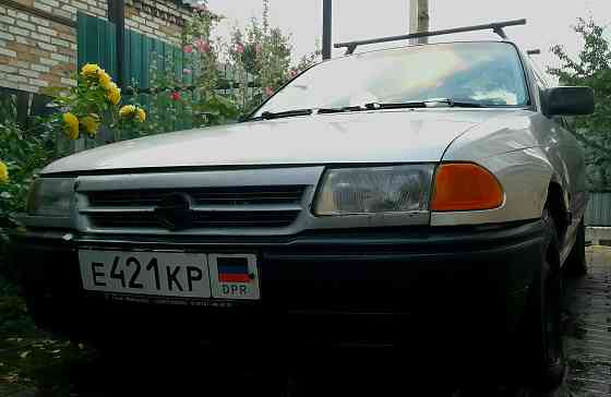 Opel Astra, 1993 на запчасти / разборку (целиком) Макеевка