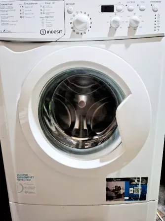 Продам стиральную машину indesit 51051 Енакиево