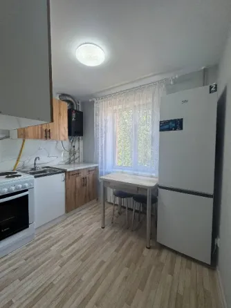 Сдам Отличную 3 к. квартиру в центре Мариуполь
