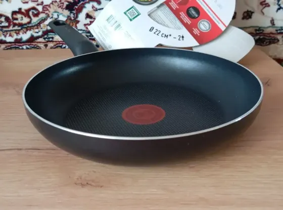 Сковорода tefal 22 см. Новая Макеевка