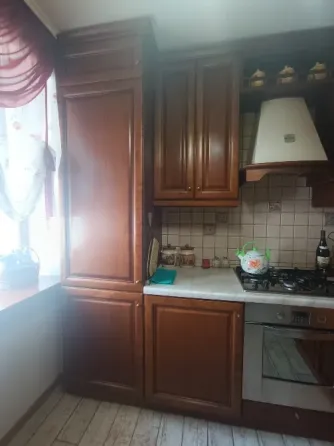 продам 2-комнатную квартиру на пл.Ленина Донецк