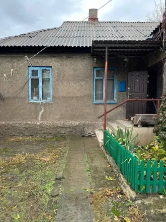 Продается квартира на земле в центре Калининского района Донецк