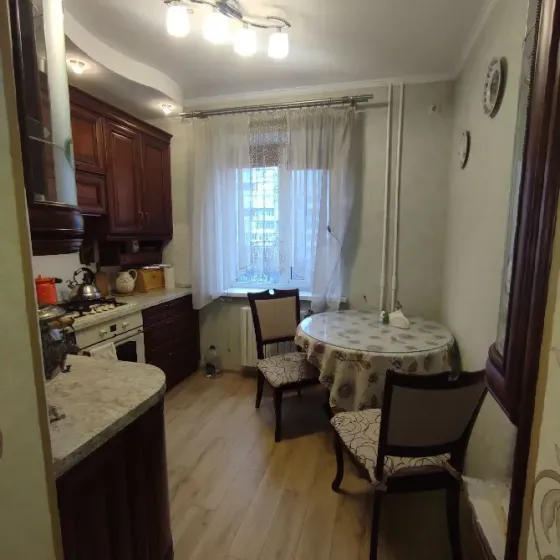 Продам 2к квартиру на Независимости, Донкой, Базилик. Донецк