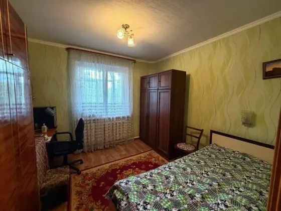 Сдаётся трёхкомнатная квартира Мариуполь