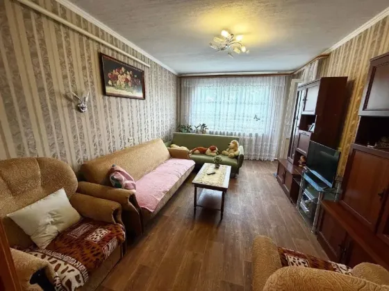 Сдаётся трёхкомнатная квартира Мариуполь