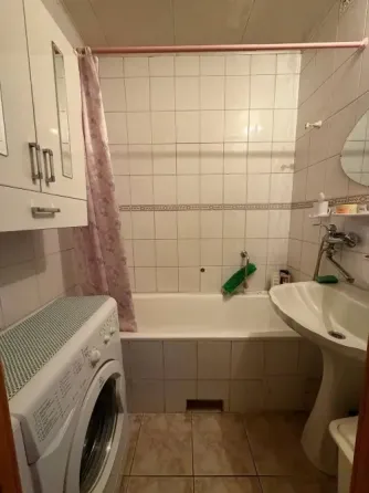 Сдаётся трёхкомнатная квартира Мариуполь