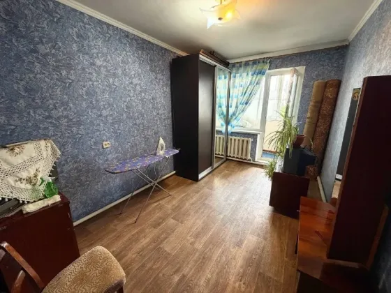 Сдаётся трёхкомнатная квартира Мариуполь