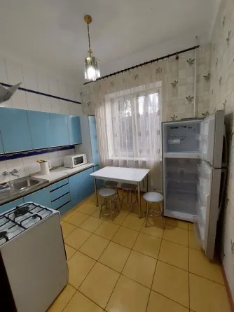 Продам 2х комнатнаю сталинку Донецк