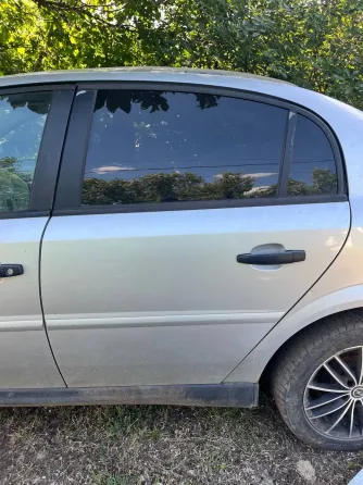 Двери Opel Vectra 2006 Макеевка