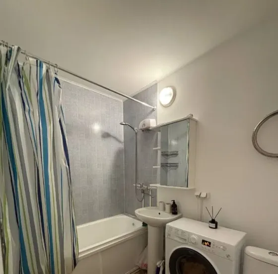 Сдается уютная укомплектованная 1-к квартира 42 м², 5 этаж.Будённовский район Донецк