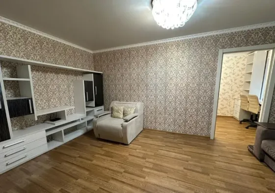Сдаю 3-комнатную квартиру Донецк