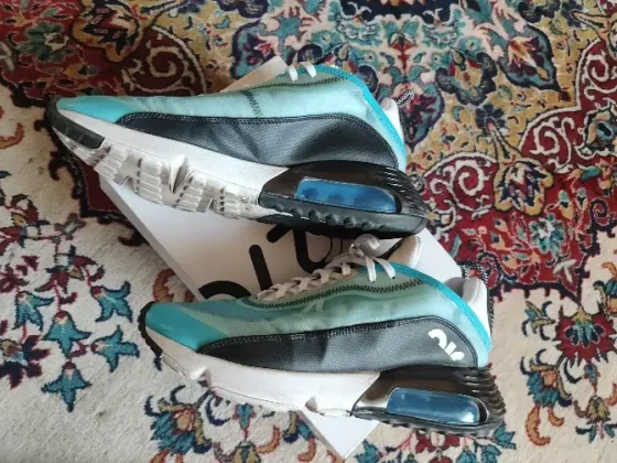 Кроссовки Nike 270 Макеевка