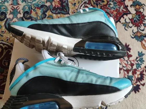 Кроссовки Nike 270 Макеевка