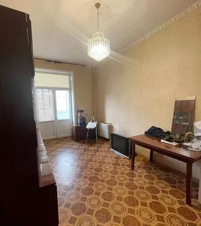 Продам 2к.кв. Сталинка. Ворошиловский р-н. Ориентир ога. ул.Университетская. Донецк
