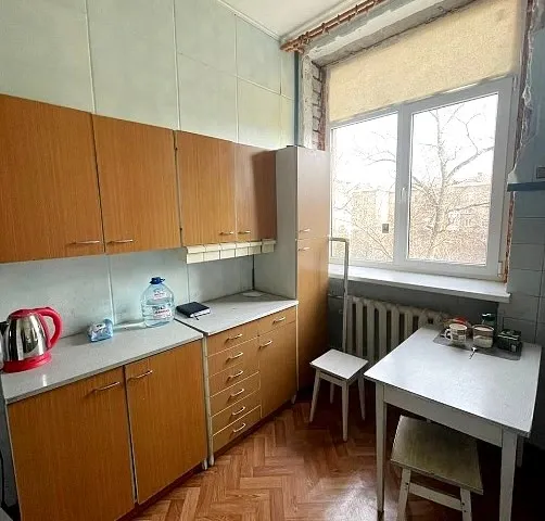 Продам 2к.кв. Сталинка. Ворошиловский р-н. Ориентир ога. ул.Университетская. Донецк