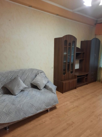 Срочно!Однокомнатная сталинка, Калининский рынок, 36 кв. м, ремонт, мебель, техника Донецк