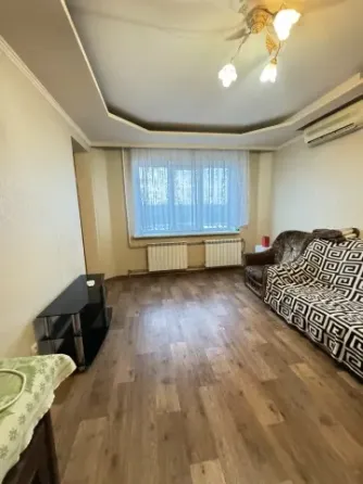 Сдаю трёхкомнатную квартиру Мариуполь