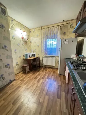 Сдаю трёхкомнатную квартиру Мариуполь