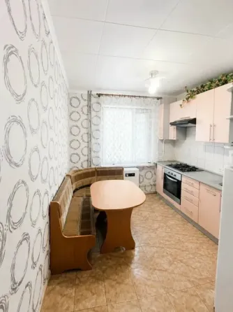 Сдаю трёхкомнатную квартиру Мариуполь