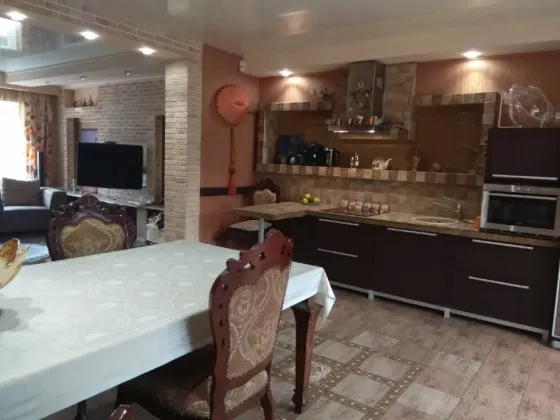 Продам дом в центре города Донецк