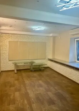 Помещение в Ворошиловском районе города Донецка. Донецк