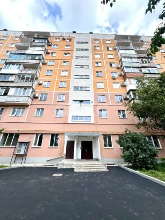 Продается просторная трехкомнатная квартира в Центральном районе Мариуполь