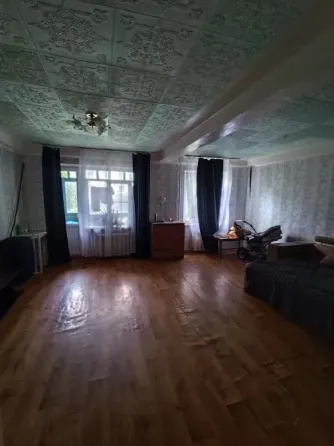 Продается 3-комн. квартира, г.Торез, м-н 4 (перепланирована в 2-комн.) Торез