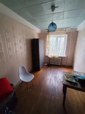 Продается 3-комн. квартира, г.Торез, м-н 4 (перепланирована в 2-комн.) Торез