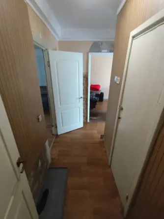 Продается 3-комн. квартира, г.Торез, м-н 4 (перепланирована в 2-комн.) Торез