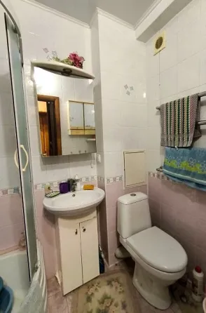 Продам 2к.кв. Брежневка. Петровский р-н. Ориентир пл.Победы. Донецк