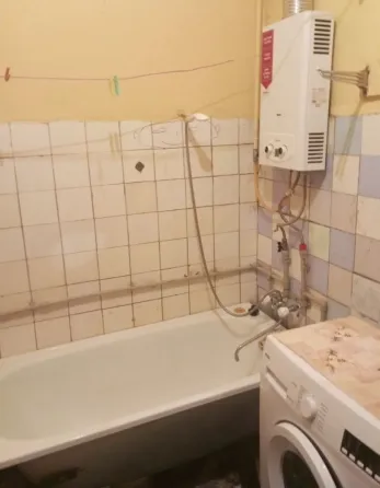 Продам 2 комн. кв. "Контур" сталинка Донецк