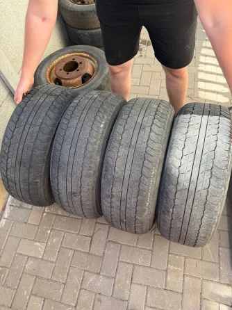 Продам резину 265/65 R17 Макеевка