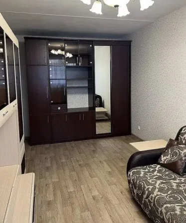 Сдаётся однокомнатную квартиру, просп. гурова. этаж Донецк