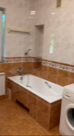 Продаётся просторный двухэтажный дом с видом на море г. Мариуполь, Приморский район, ул. Морских дес Мариуполь