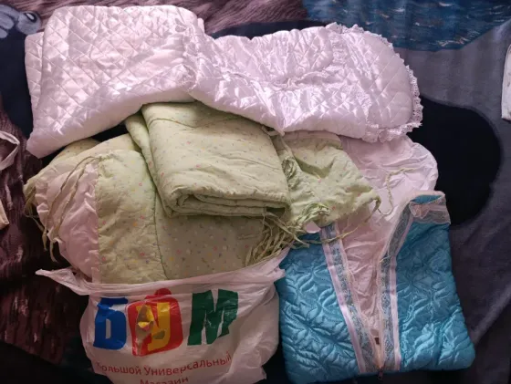 Отдам манеж , конверт на выписку и тд Донецк