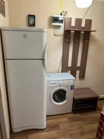 Продам трехкомнатную квартиру рядом с Донецк-сити Донецк