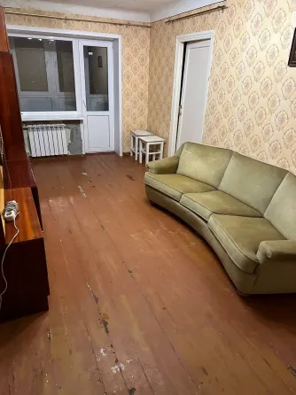 Продам трехкомнатную квартиру рядом с Донецк-сити Донецк