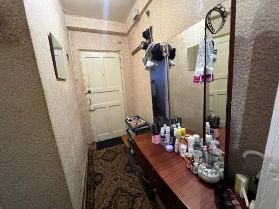 Калининский рынок. Продажа 2х комнатной квартиры. Донецк