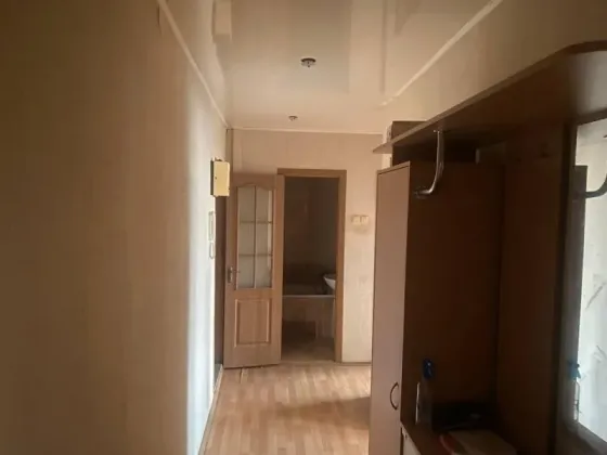 3-комнатная квартира,68м2,Буденновский р-н,Майский рынок.Цена 5млн Донецк