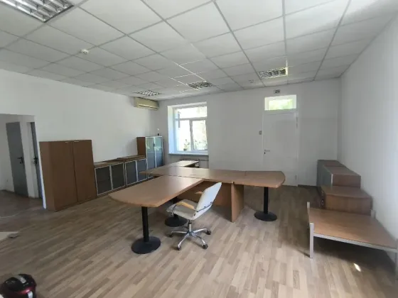 Продается Коммерческое помещение в Калининском Районе Бульвар Шевченко. Отдельностоящее здание Донецк