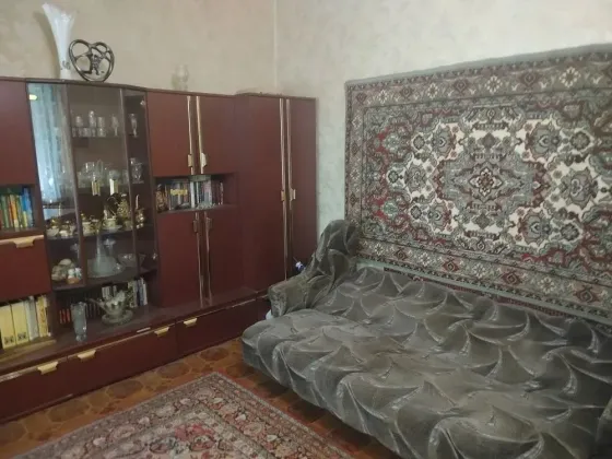 продам 2х комнатную квартиру на земле Донецк
