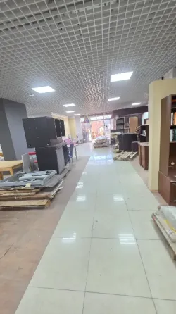 Торговый/выставочный зал + склад/производство, 2500кв Донецк