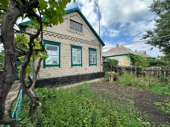 Продажа добротного и ухоженного дома в г. Харцызске (ориентир Трубная сторона, ул. Красная) Харцызск