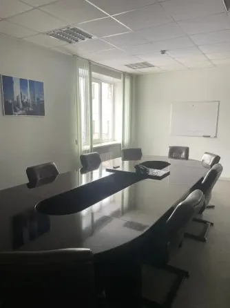Сдам офисные помещения с мебелью и техникой, конферензалом, Маакеевка, ул.Успенского. Макеевка