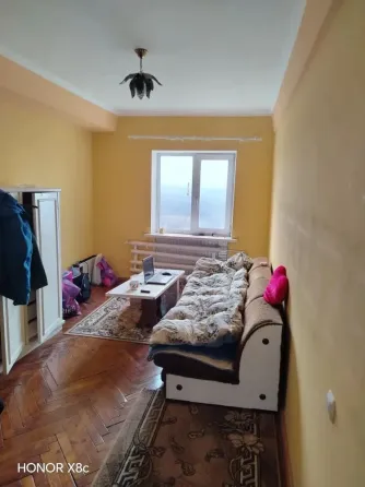 Продается 2-комн. квартира, г. Торез, м-н 1 Торез