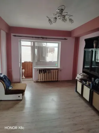 Продается 2-комн. квартира, г. Торез, м-н 1 Торез