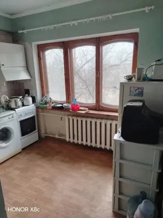 Продается 2-комн. квартира, г. Торез, м-н 1 Торез